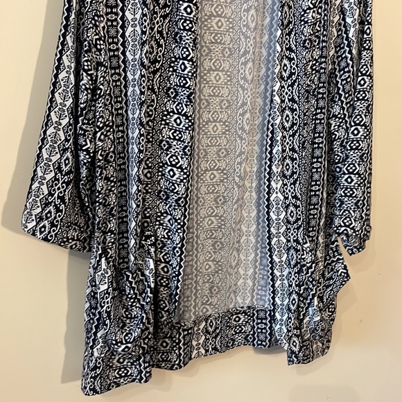 2/$25 Forever 21 Black and White Print Kimono Style Blazer Size Large - Picture 9 of 14